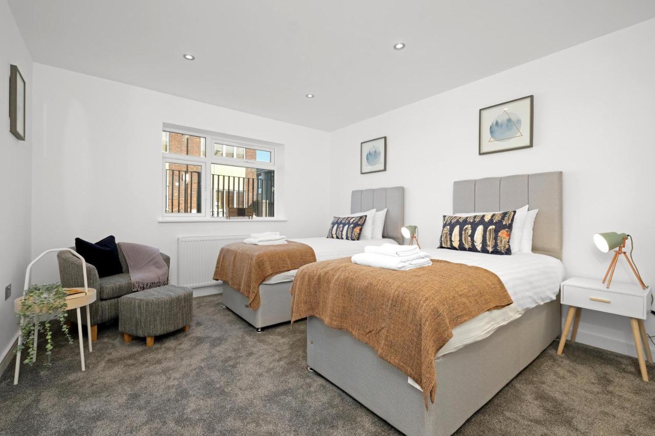 St Martins 2 Bedroom Apartments In Ruislip By 360 Stays Exterior photo