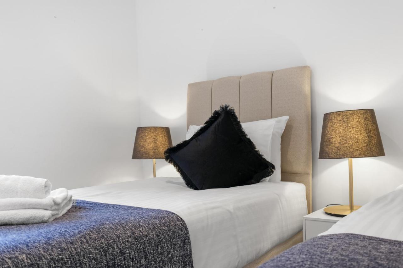 St Martins 2 Bedroom Apartments In Ruislip By 360 Stays Exterior photo
