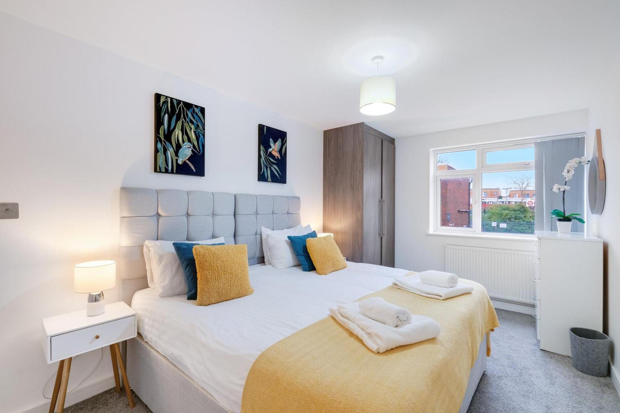 St Martins 2 Bedroom Apartments In Ruislip By 360 Stays Exterior photo